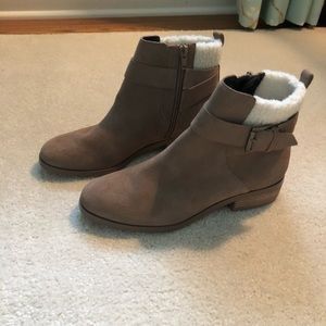 🍁New Sole Society suede booties with fleece trim